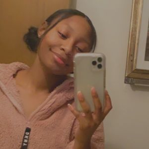 Meet your Posher, Karina